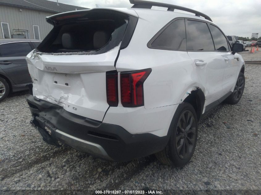 2022 KIA SORENTO EX - 5XYRHDLF8NG132433