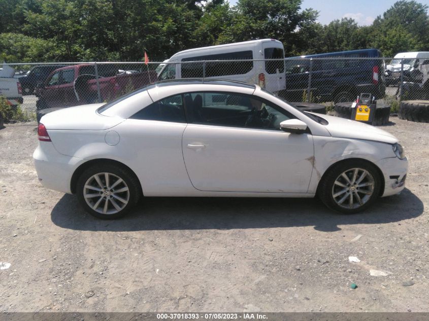 2014 VOLKSWAGEN EOS KOMFORT - WVWBW8AH1EV007026