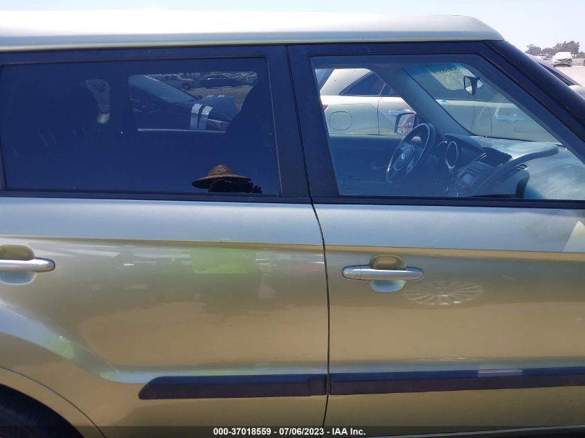 2013 KIA SOUL + - KNDJT2A61D7605913