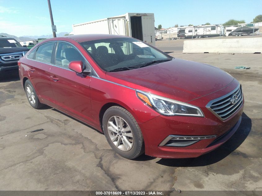 2015 HYUNDAI SONATA 2.4L SE - 5NPE24AF7FH109786