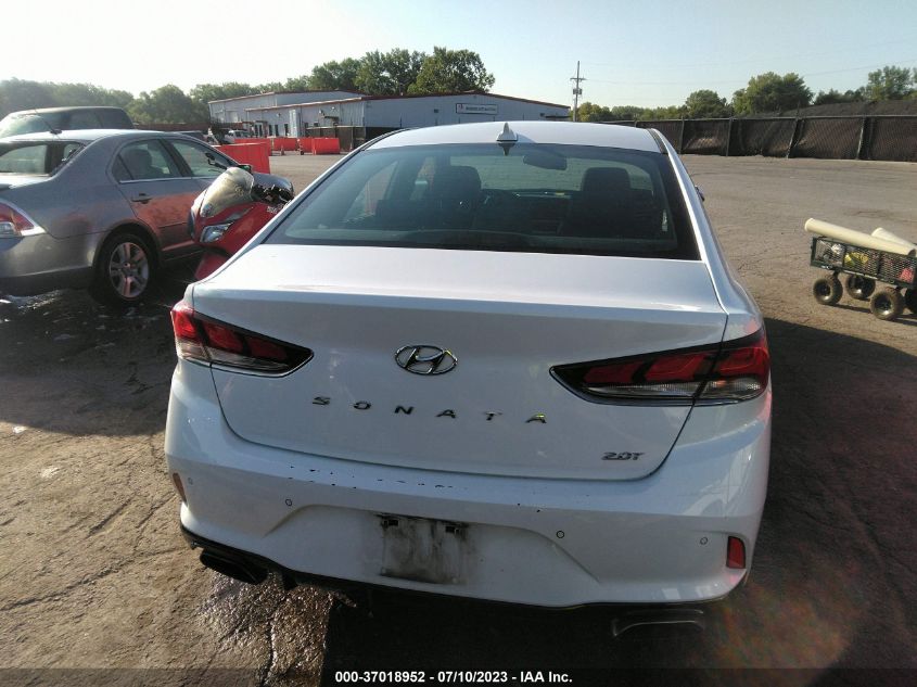 2018 HYUNDAI SONATA LIMITED - 5NPE34AB6JH693388