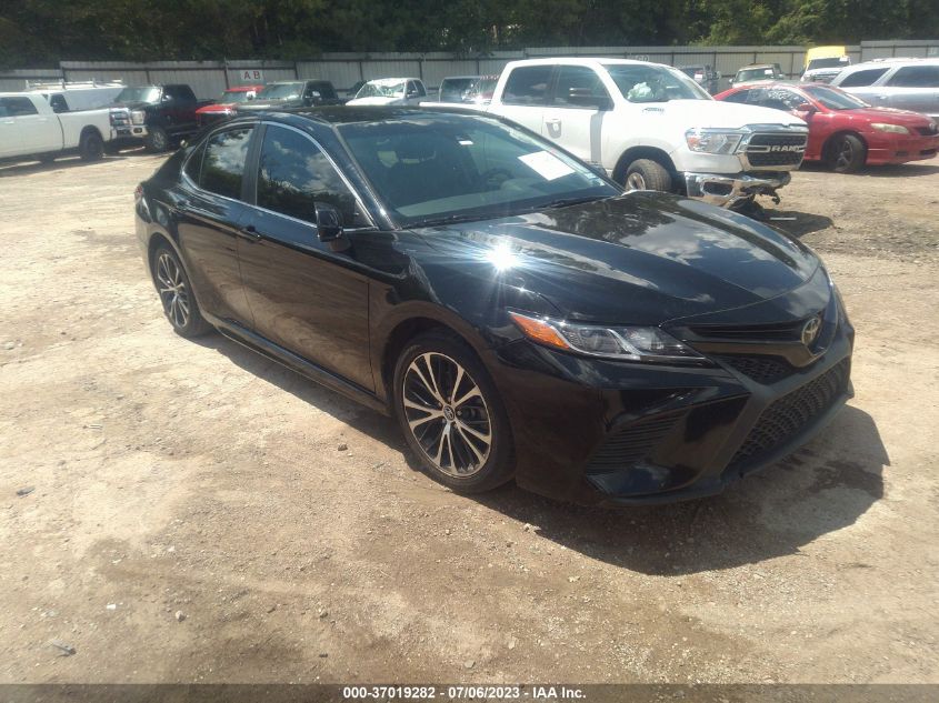 VIN 4T1B11HKXJU539524 2018 TOYOTA CAMRY no.1