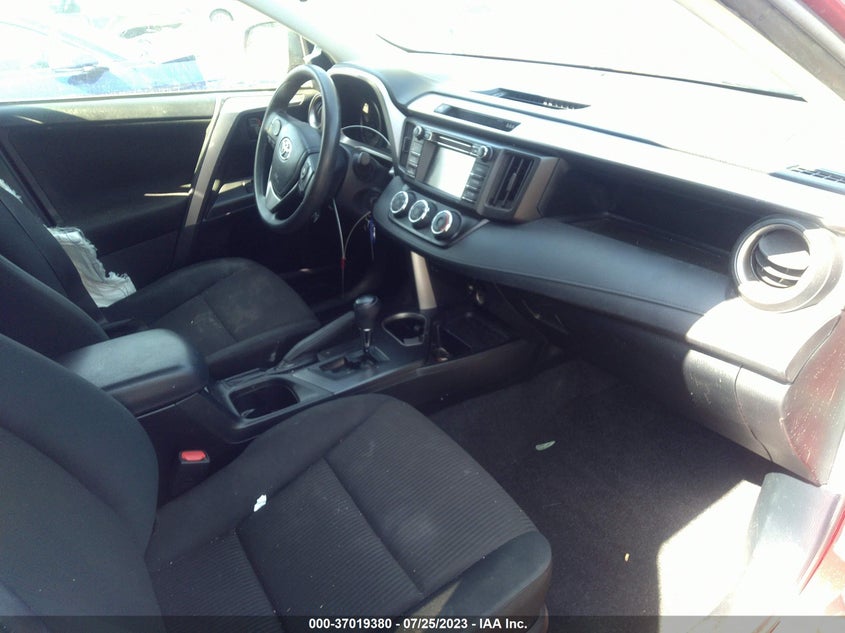 VIN JTMZFREVXJD112281 2018 TOYOTA RAV4 LE