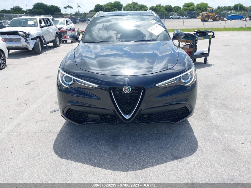 VIN ZASPAKBNXK7C50346 2019 ALFA ROMEO STELVIO TI