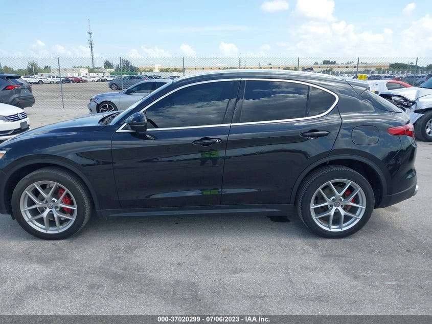VIN ZASPAKBNXK7C50346 2019 ALFA ROMEO STELVIO TI