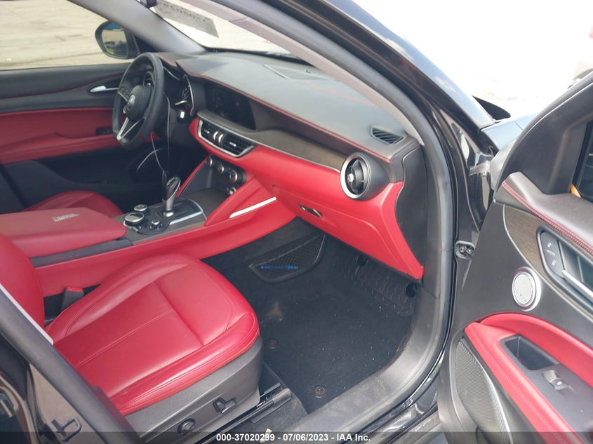 VIN ZASPAKBNXK7C50346 2019 ALFA ROMEO STELVIO TI