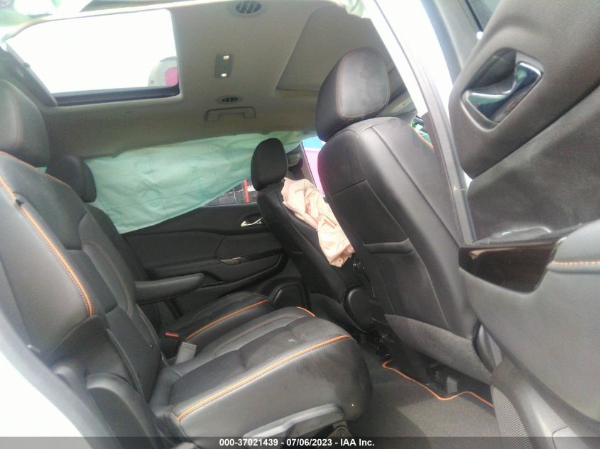 2023 GMC ACADIA AT4 - 1GKKNLLS5PZ170275