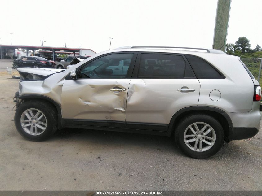 2015 KIA SORENTO LX - 5XYKT4A74FG579676