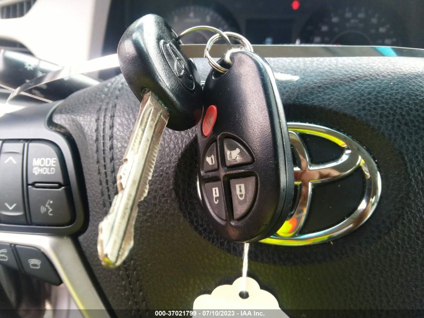 2015 TOYOTA SIENNA LE - 5TDKK3DC1FS690226