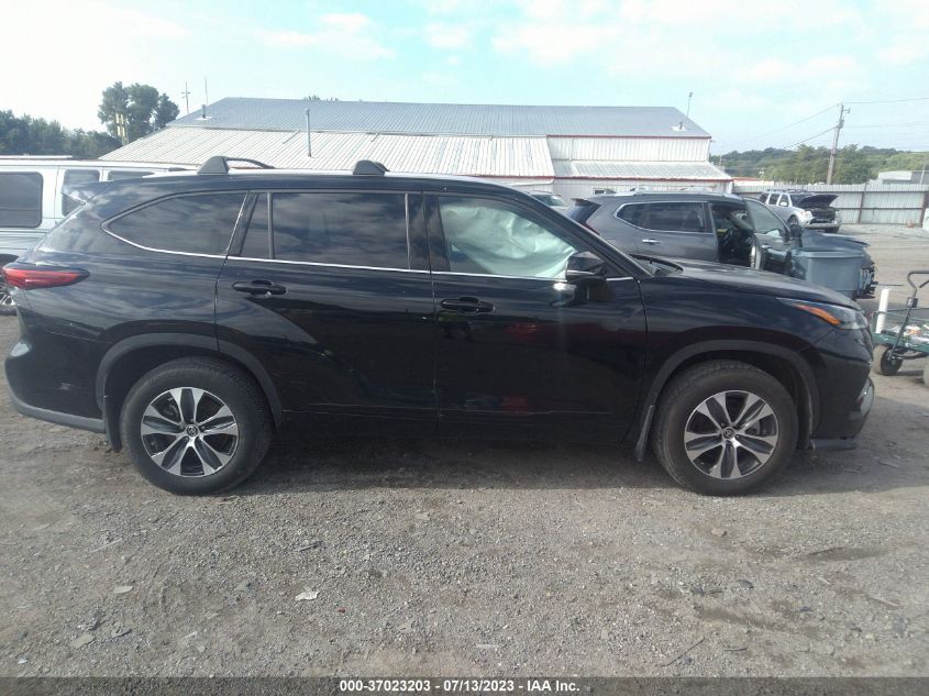 2022 TOYOTA HIGHLANDER XLE - 5TDGZRBH3NS239624