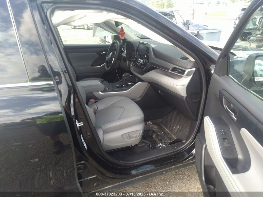 2022 TOYOTA HIGHLANDER XLE - 5TDGZRBH3NS239624