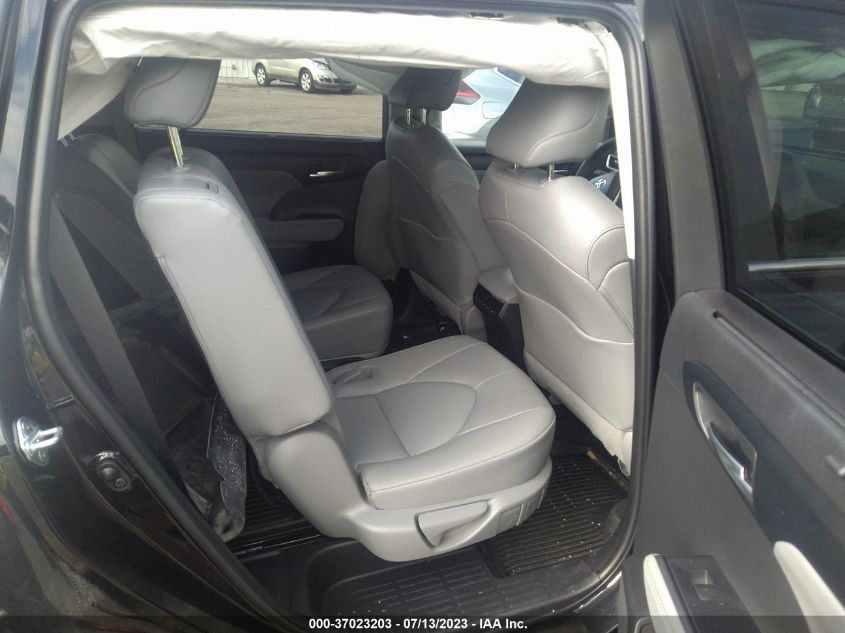 2022 TOYOTA HIGHLANDER XLE - 5TDGZRBH3NS239624