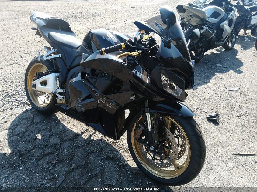 2011 HONDA CBR600 RR-ABS - JH2PC4089BK400009