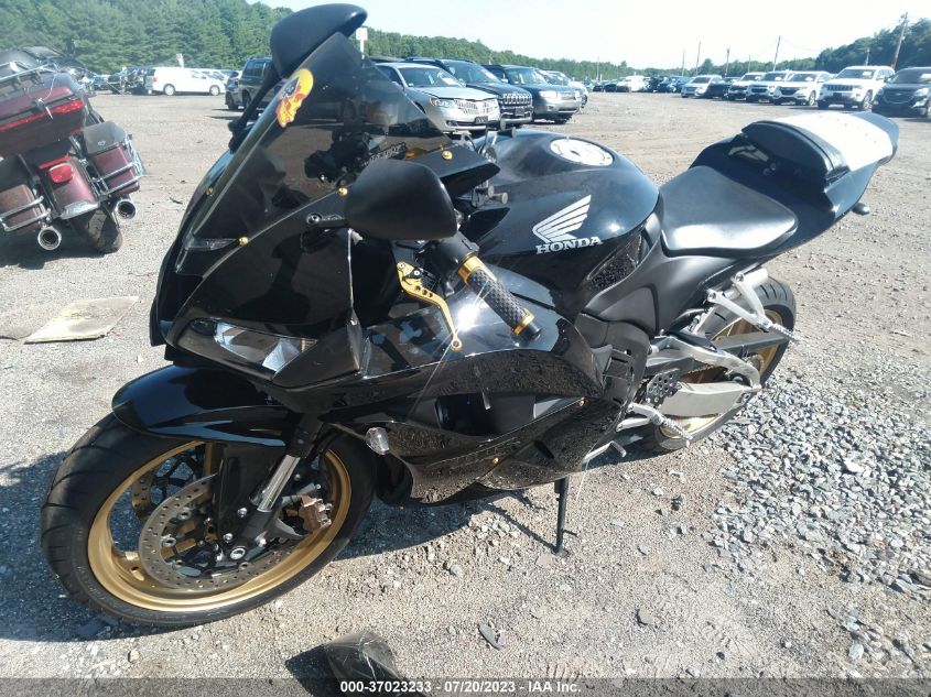 2011 HONDA CBR600 RR-ABS - JH2PC4089BK400009