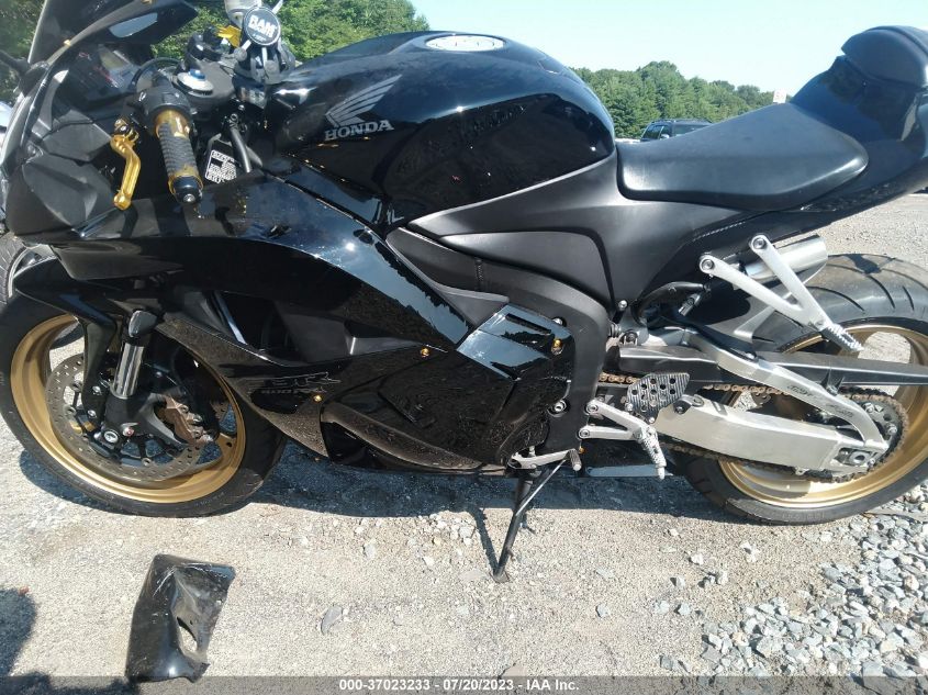 2011 HONDA CBR600 RR-ABS - JH2PC4089BK400009