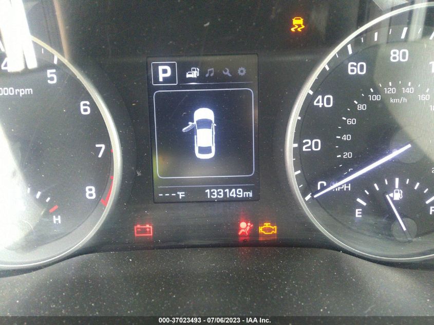 2018 HYUNDAI ELANTRA SEL - 5NPD84LF4JH300257