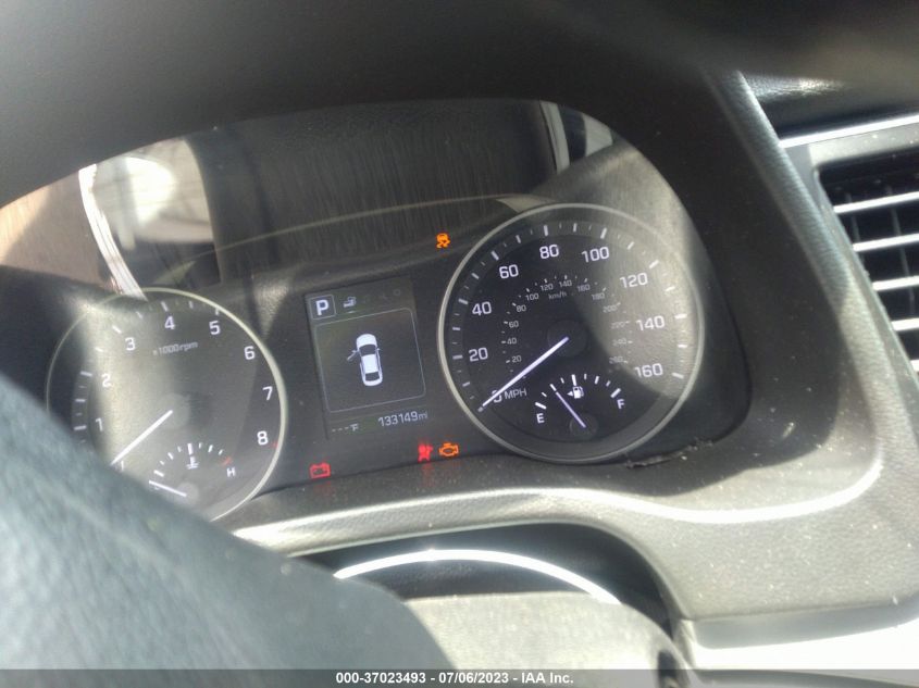 2018 HYUNDAI ELANTRA SEL - 5NPD84LF4JH300257