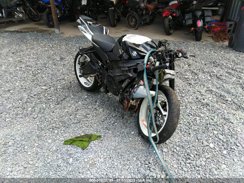 2019 SUZUKI GSX-R600 - JS1GN7FA2K7100324