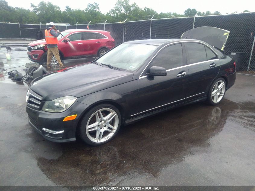2014 MERCEDES-BENZ C-CLASS C 250 - WDDGF4HB9EG243174