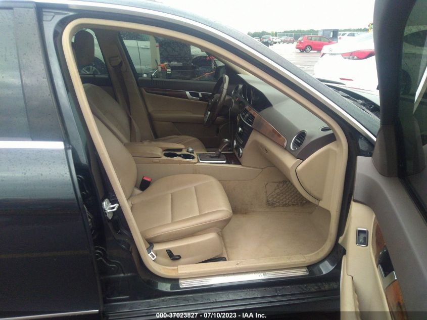 2014 MERCEDES-BENZ C-CLASS C 250 - WDDGF4HB9EG243174