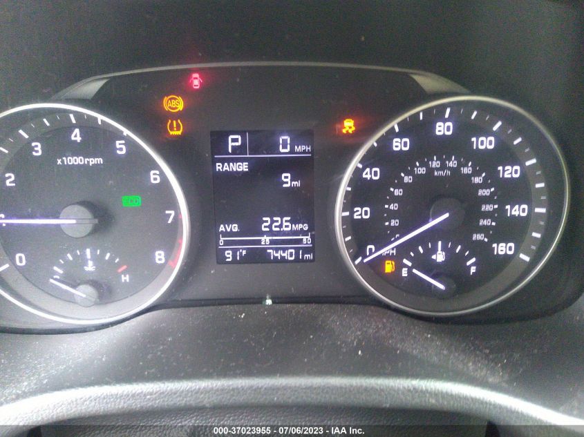 2017 HYUNDAI ELANTRA SE - KMHD74LF1HU095575