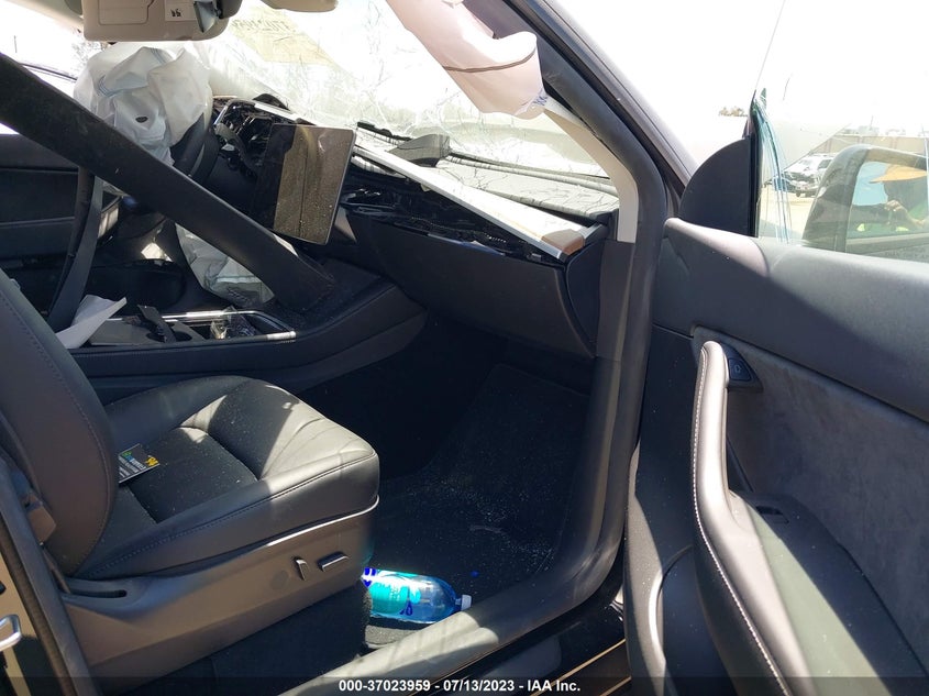 VIN 5YJYGDEE8MF222593 2021 TESLA MODEL Y LONG RANGE