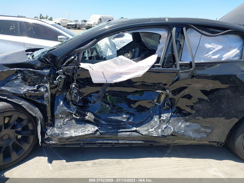 VIN 5YJYGDEE8MF222593 2021 TESLA MODEL Y LONG RANGE