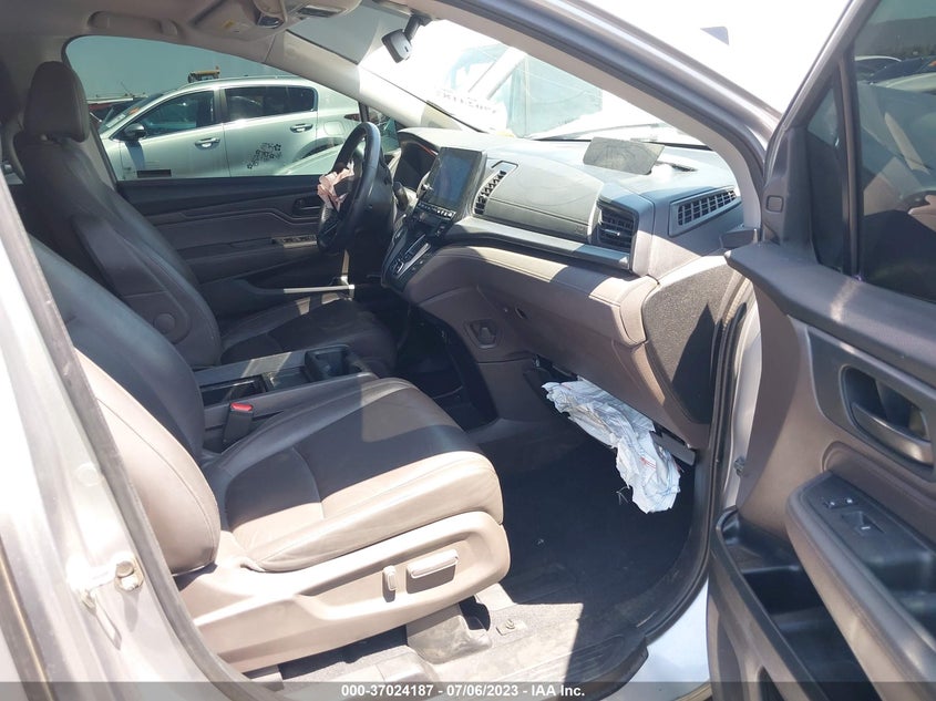 VIN 5FNRL6H76JB060953 2018 HONDA ODYSSEY EX-L