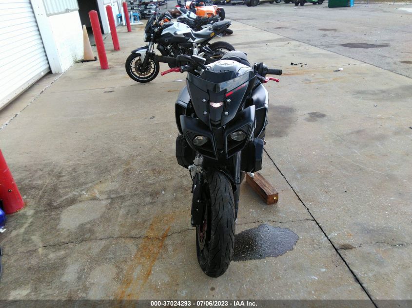 2017 YAMAHA FZ10 - JYARN48E1HA001160