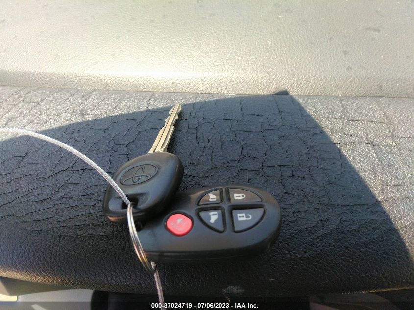 2015 TOYOTA SIENNA LE - 5TDKK3DC1FS609807