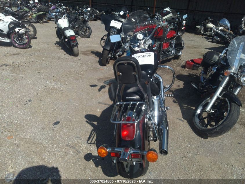 2001 HONDA VT1100 C2 1HFSC43001A103472