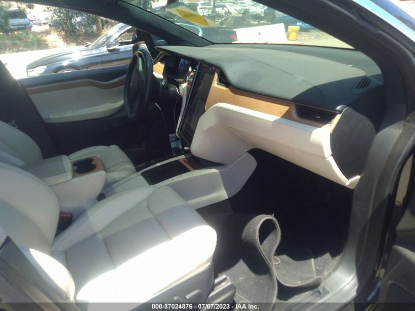 2020 TESLA MODEL X - 5YJXCAE2XLF304447