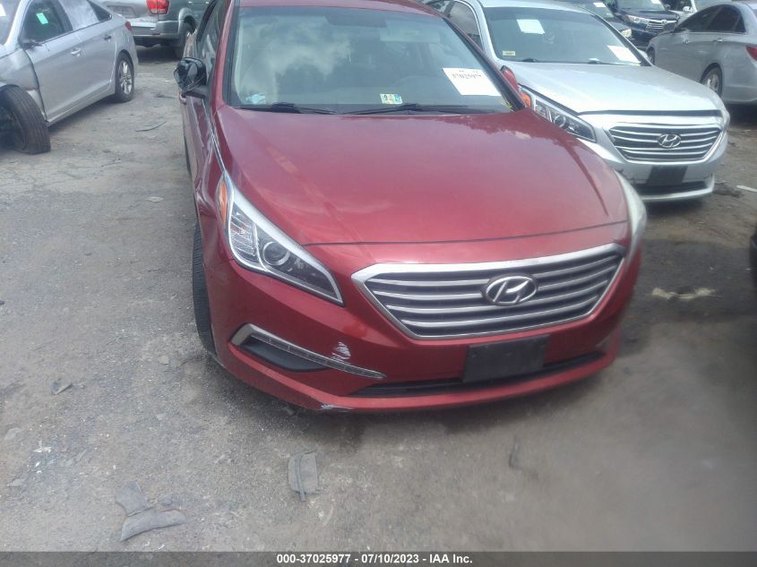 2015 HYUNDAI SONATA 2.4L SE - 5NPE24AF0FH227341