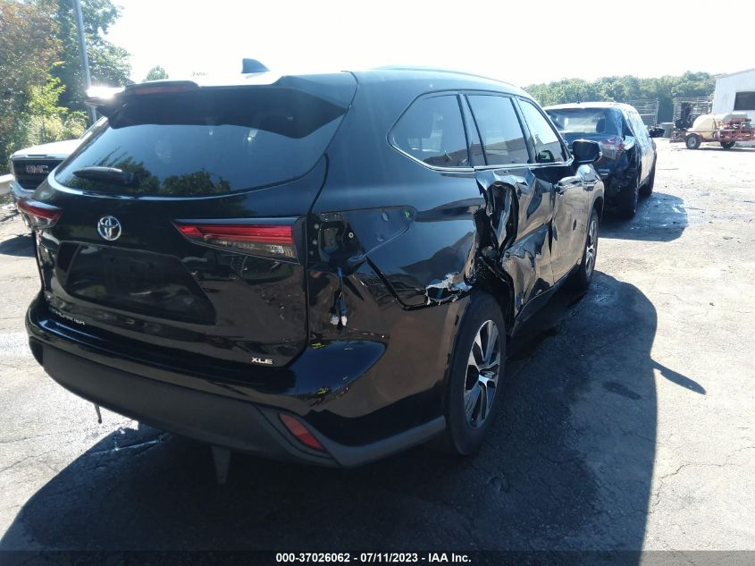 2021 TOYOTA HIGHLANDER XLE - 5TDGZRAH8MS519409