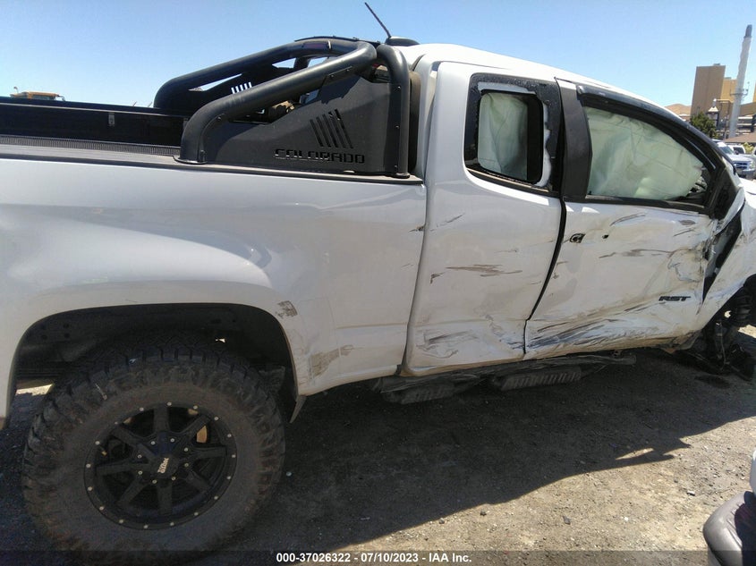 VIN 1GCHTCEN9L1109121 2020 CHEVROLET COLORADO 4WD LT