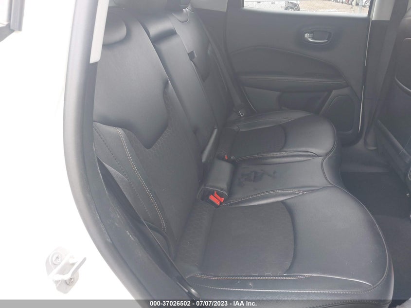 VIN 3C4NJDBB4LT174315 2020 JEEP COMPASS LATITUDE