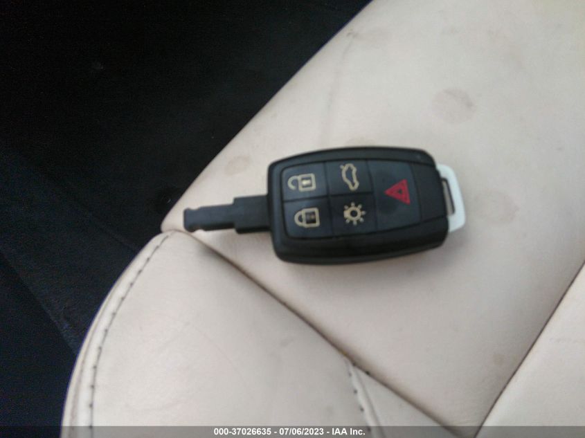 2013 VOLVO C70 T5 YV1672MC7DJ140532