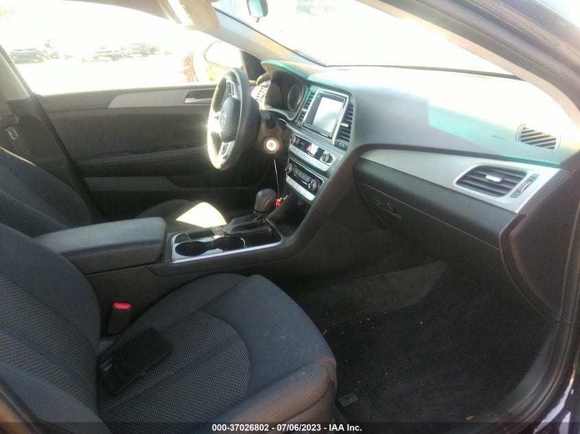 VIN 5NPE24AF9KH741960 2019 HYUNDAI SONATA SE