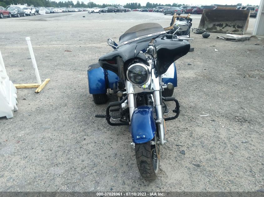 2015 HARLEY-DAVIDSON FLRT FREE WHEELER 1HD1MCM13FB856563