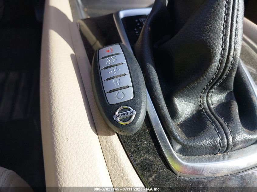 2017 NISSAN ROGUE S/SV - KNMAT2MTXHP550319