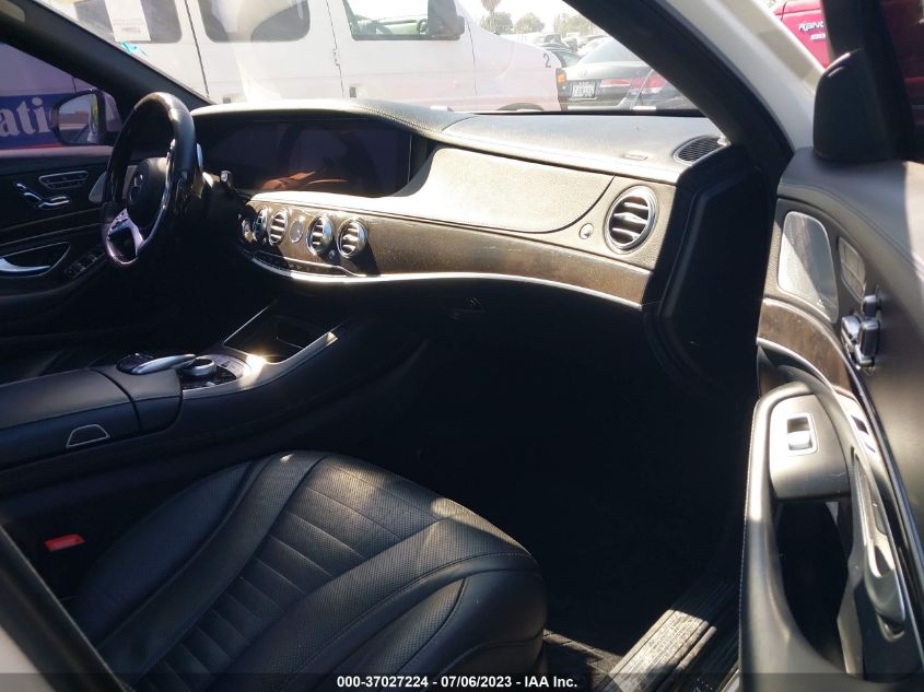 2019 MERCEDES-BENZ S-CLASS S 560 - WDDUG8DB2KA449044