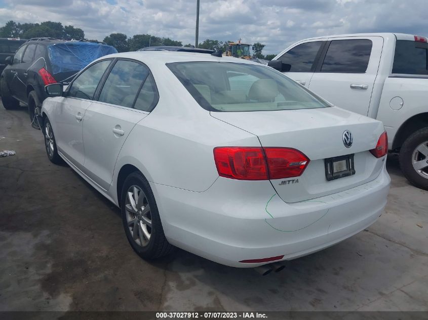 2014 VOLKSWAGEN JETTA SEDAN SE - 3VWD17AJ2EM438230