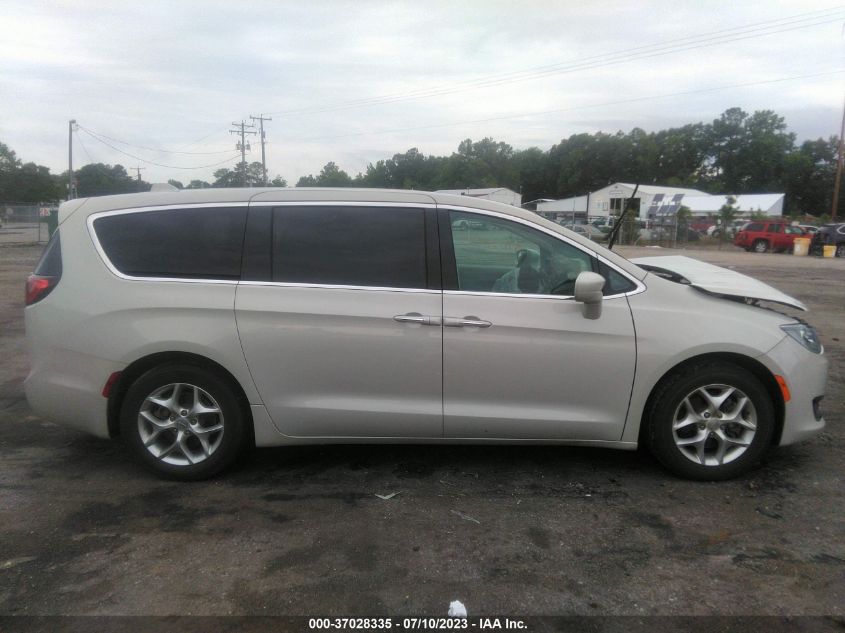 2019 CHRYSLER PACIFICA TOURING PLUS - 2C4RC1FG6KR588391