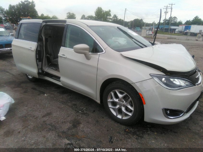 2019 CHRYSLER PACIFICA TOURING PLUS - 2C4RC1FG6KR588391