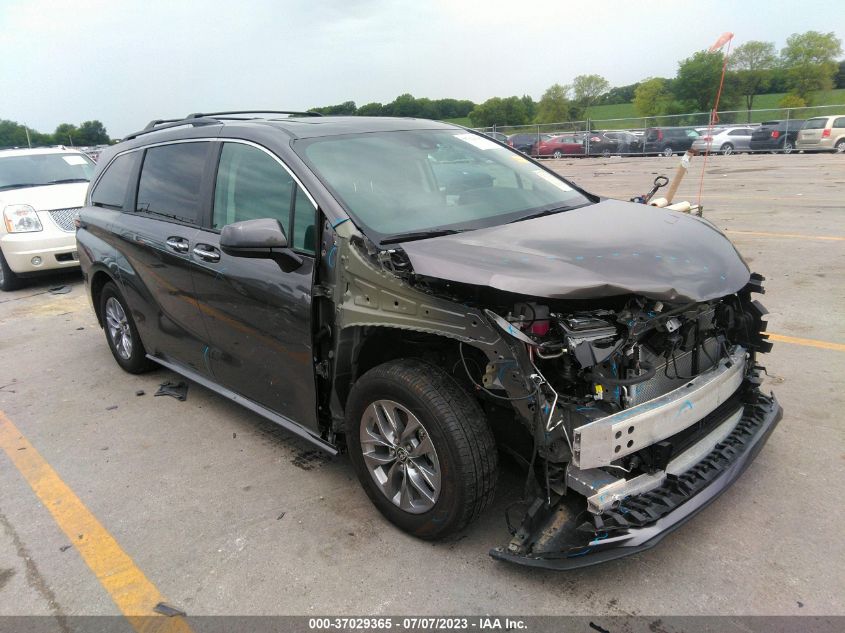 2022 TOYOTA SIENNA XLE - 5TDJSKFCXNS073599