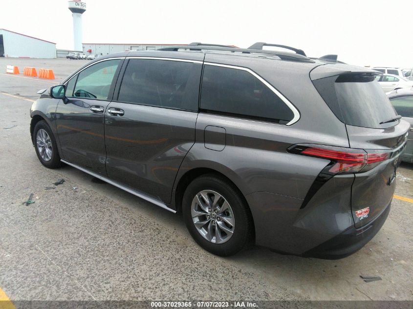 2022 TOYOTA SIENNA XLE - 5TDJSKFCXNS073599