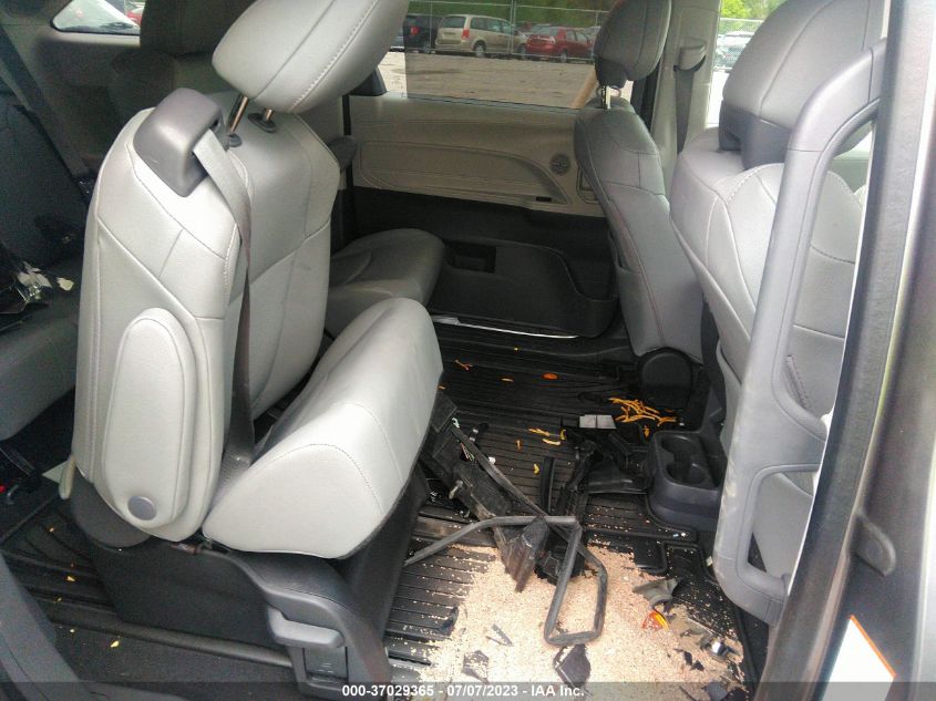 2022 TOYOTA SIENNA XLE - 5TDJSKFCXNS073599