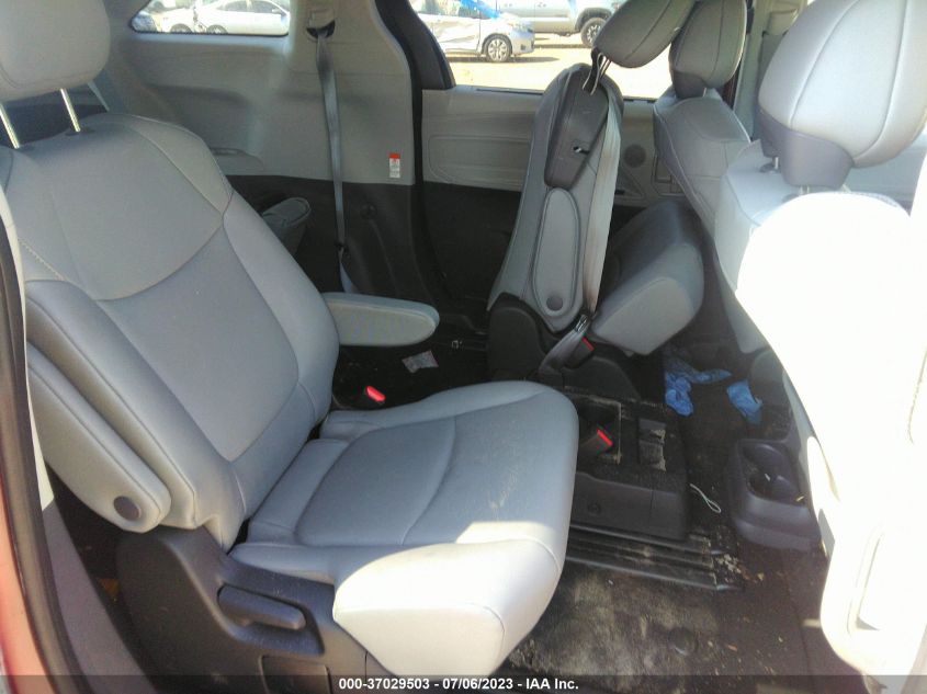 2023 TOYOTA SIENNA XLE - 5TDYRKEC6PS157952