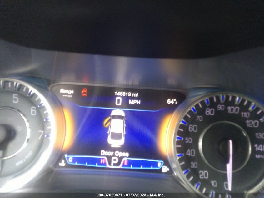 2015 CHRYSLER 200 C - 1C3CCCCB2FN747103