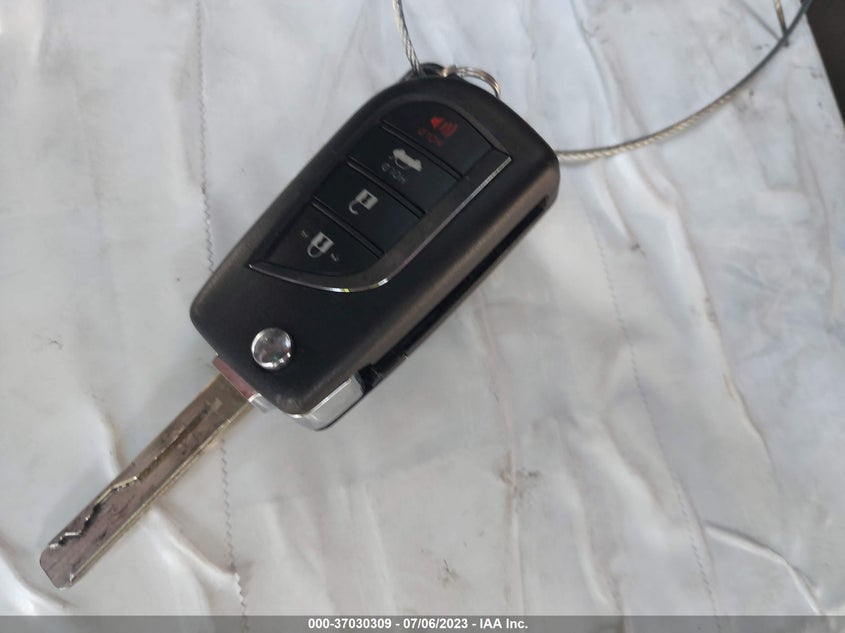 VIN JTDEPMAE7MJ136631 2021 TOYOTA COROLLA LE